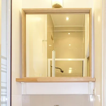 Apartment Au Centre De Paris